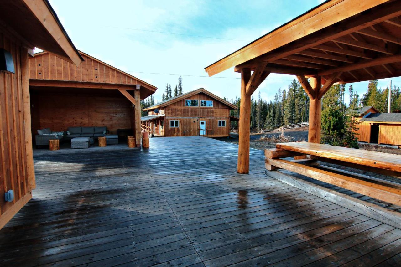 Red Cariboo Apartments Anahim Lake Экстерьер фото